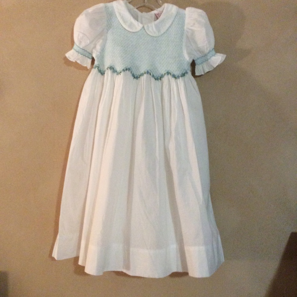 Orient Express Smocked Dress 4T Beautiful White